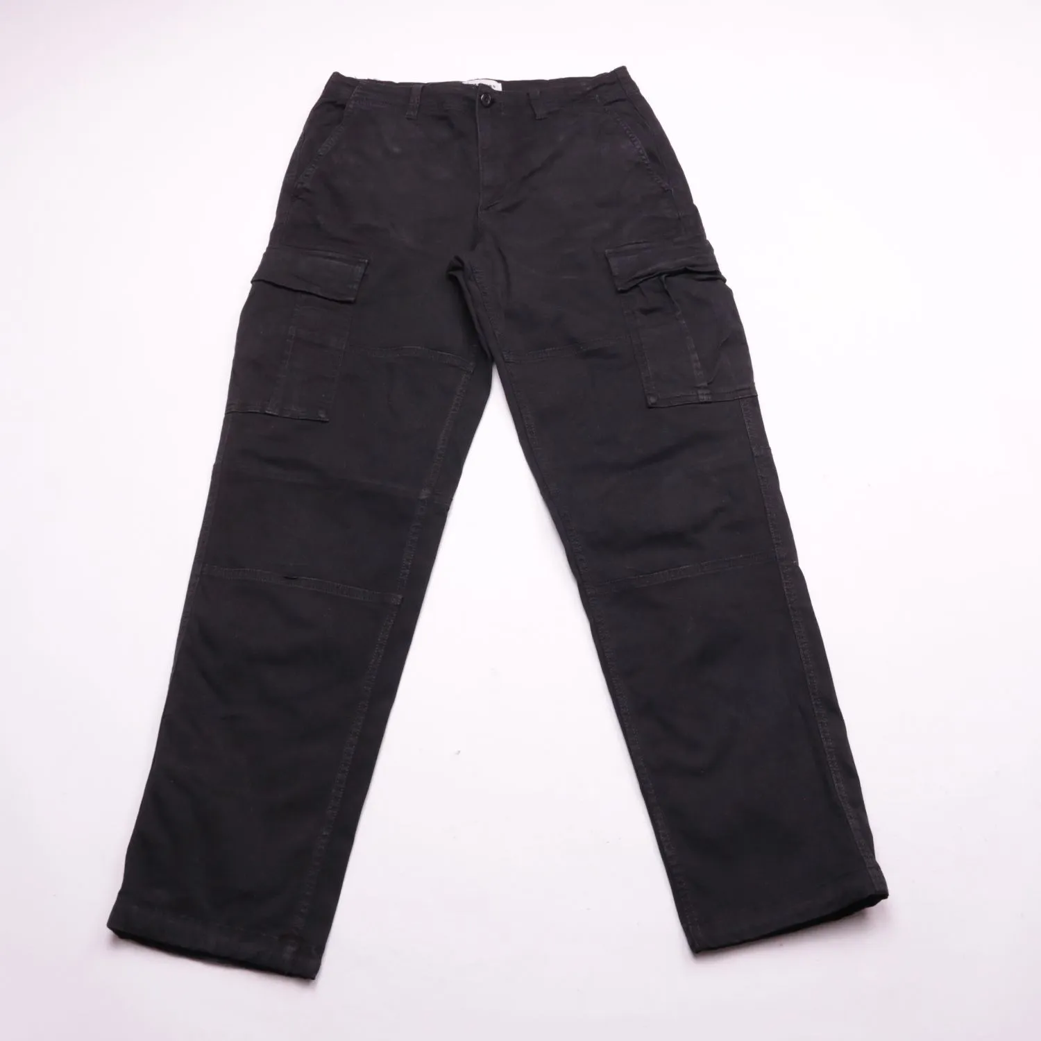 Чёрные брюки карго JACK & JONES с накладными карманами, размер 48 (M)